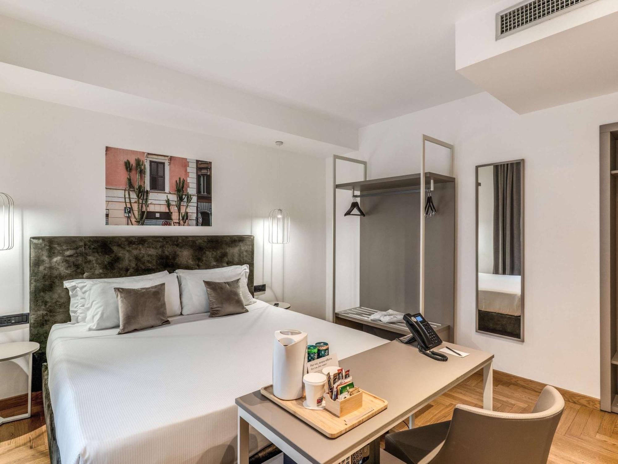 Mercure Roma Centro Termini Esterno foto