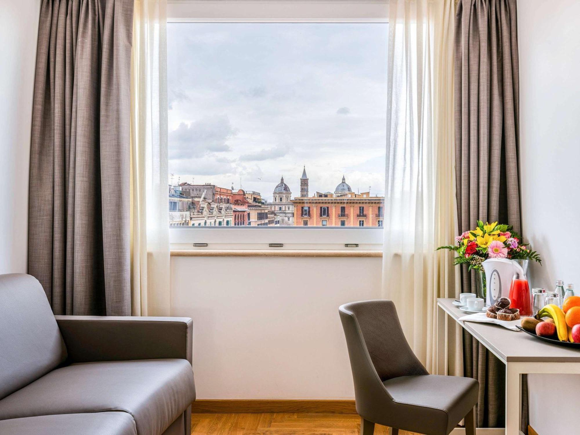 Mercure Roma Centro Termini Esterno foto